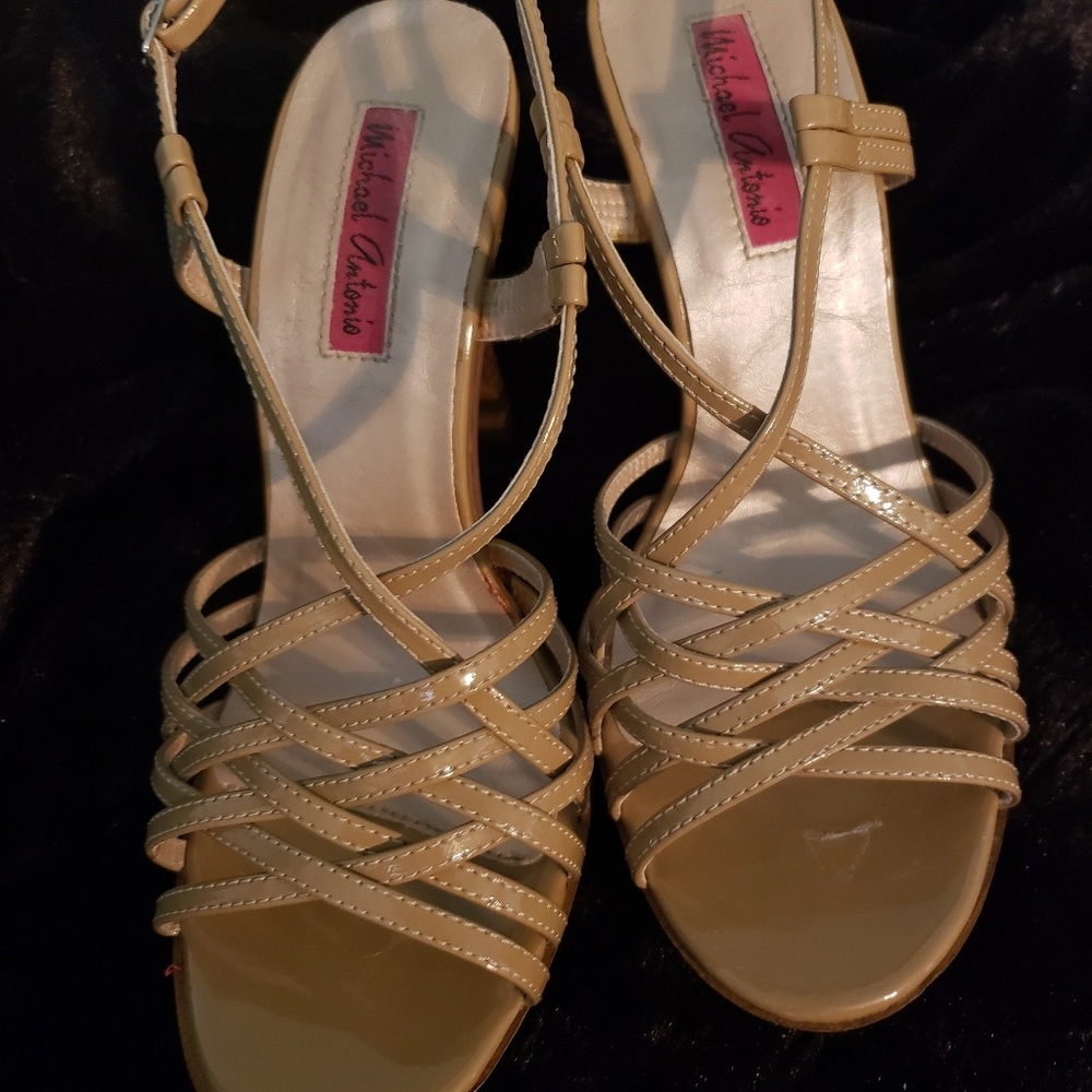 Ladies shoes